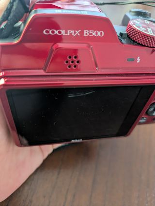 Cámara Digital Nikon CoolPix B500 Roja + Estuche