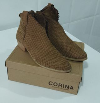 Botines CORINA marrones trenzados