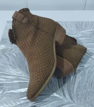 Botines CORINA marrones trenzados