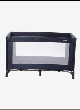 Cama de viagem azul para criança