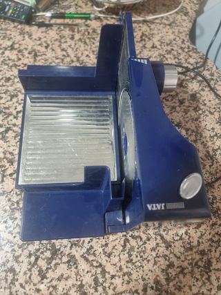 Cortadora de fiambre azul