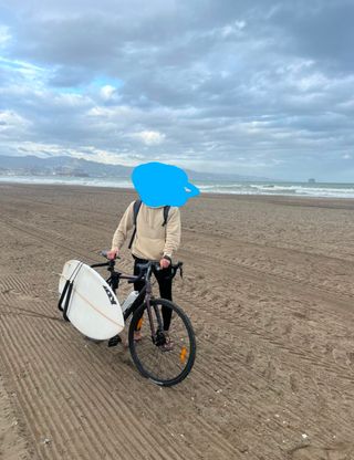 Porta tablas surf para bici