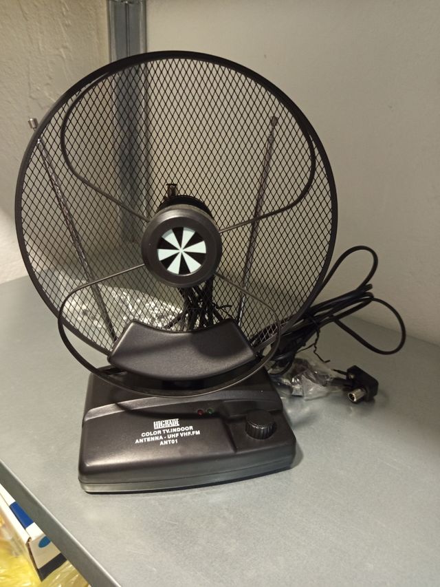 Antenna TV Interna Amplificata HIGRADE ANTO1