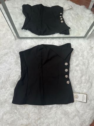 Top negro botones joya