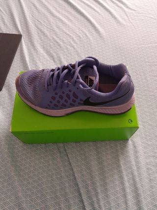 Deportivas Nike Moradas Talla 36