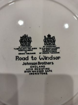 Juego 2 Platos Porcelana Inglesa Road to Windsor