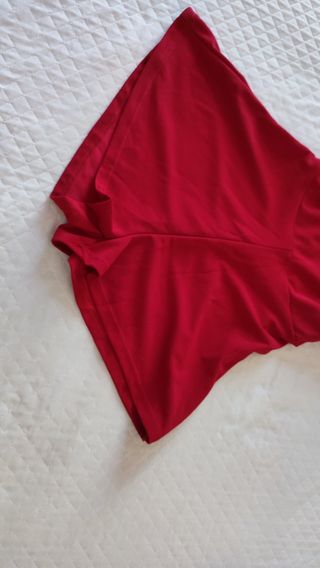 Tutina  corta rossa con volant