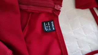 Tutina  corta rossa con volant