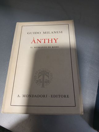 Vendo 3 libri di narrativa e un topolino del 1984