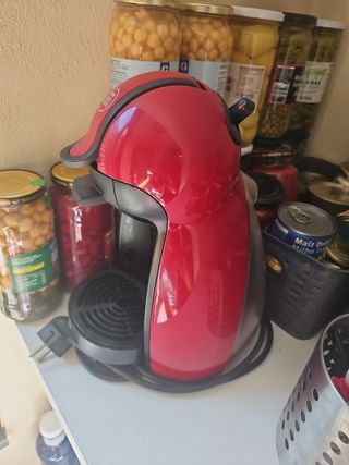 Cafetera Dolce Gusto Roja