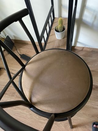 Barra alta con 2 banquetas 