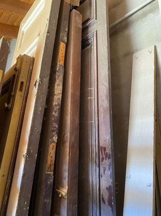 Puertas de madera variadas