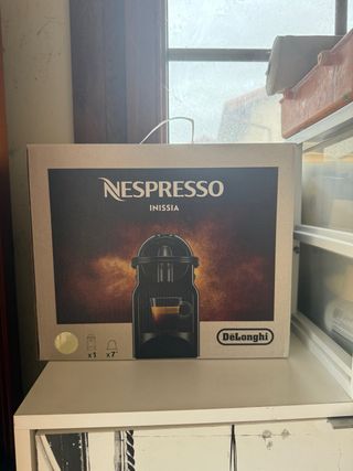 Cafetera Nespresso Inissia DeLonghi Nueva