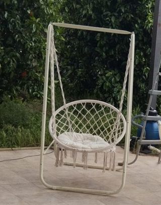 Columpio blanco de metal