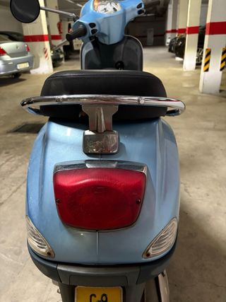 Vespa Piaggio LX50 49cc Azul