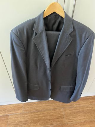 Traje de caballero gris