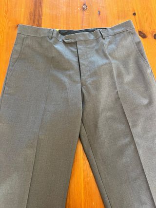 Traje de caballero gris