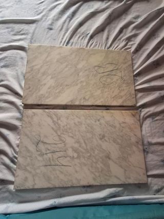 Dos losas de mármol