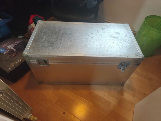 Arcón flight case en muy buenas condiciones.