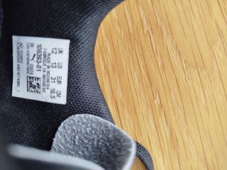 Botas fútbol Puma niño talla 31,regalo espinillera