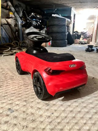 Coche correpasillos Audi rojo