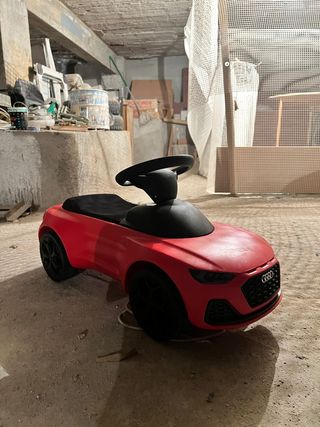 Coche correpasillos Audi rojo