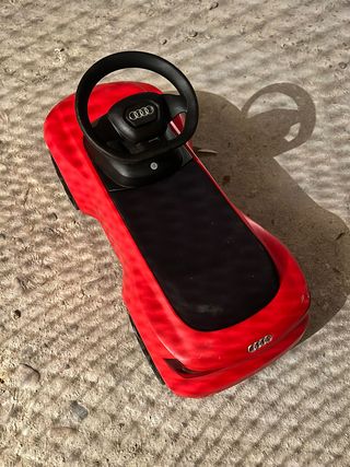 Coche correpasillos Audi rojo