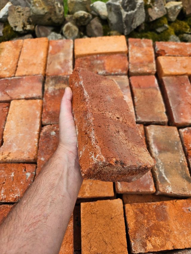 Ladrillo macizo antiguo