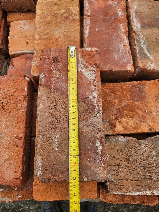 Ladrillo macizo antiguo