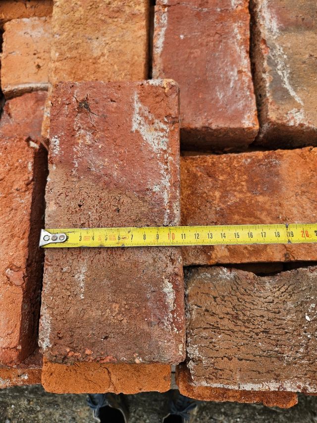 Ladrillo macizo antiguo