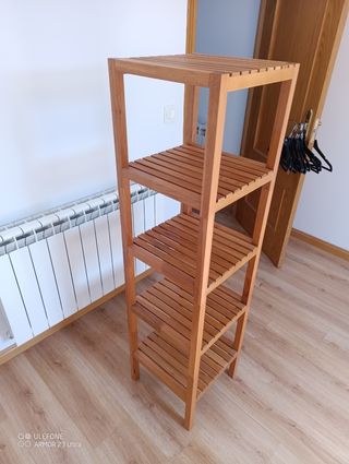 Estantería de madera
