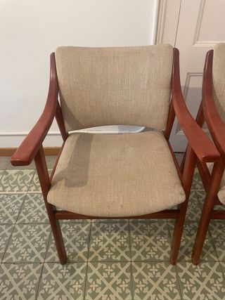Sillas de tela con reposabrazos