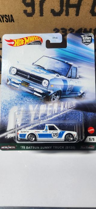 Hot Wheels Premium '75 Datsun Sunny Truck
