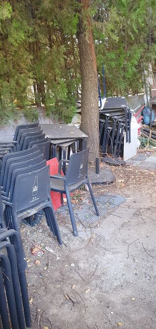 Sillas y mesas  de terraza apilables
