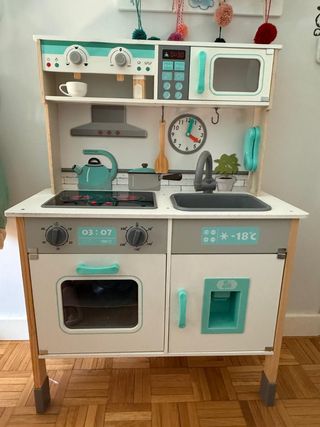 Cocinita de madera infantil