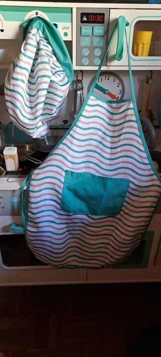 Cocinita de madera infantil