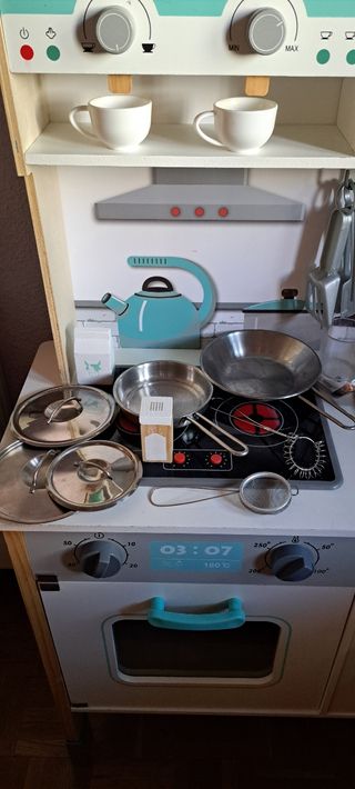 Cocinita de madera infantil