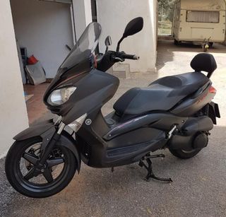 Yamaha N-Max 250 - Como nueva