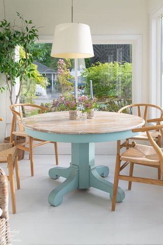 RESTAURADORA Y DECORADORA MUEBLES