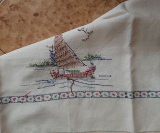 Servizio da tè ricamato a mano