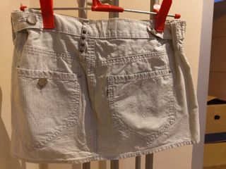 Falda beige con rayas