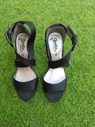 Sandalias de tacón negras