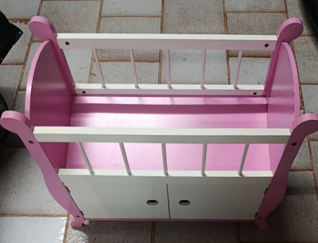 Cuna armario para muñecas rosa y blanco
