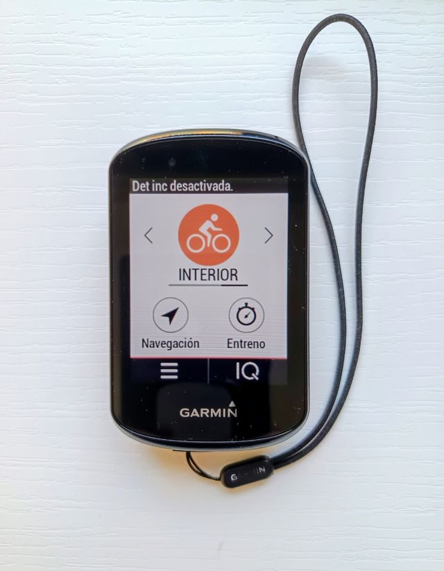Ciclocomputador Garmin Edge 830 GPS con su soporte