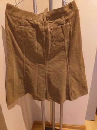 Falda de pana marrón