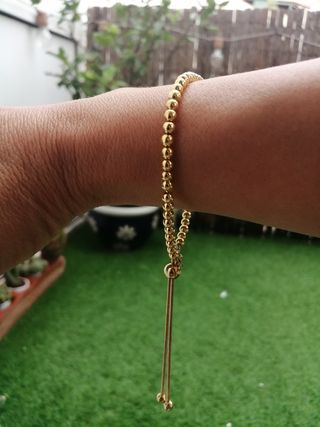 Pulsera bañada en oro con cierre ajustable