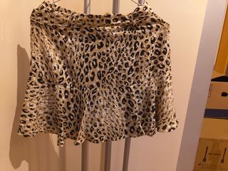 Falda estampada leopardo con cinturón