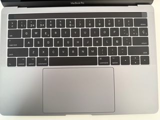 MacBook Pro 13” i5 16GB RAM 512ssd (2017)
