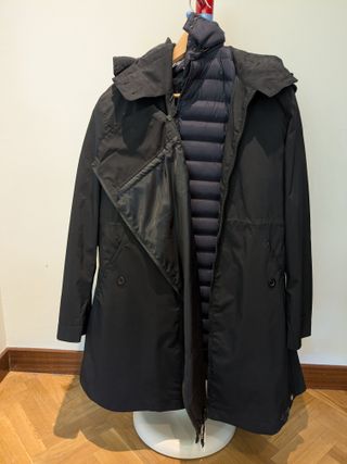 Abrigo de porteo Wombat & Co London Negro