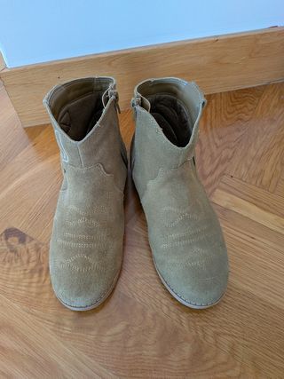Botas camperas - botín campero niña talla 35